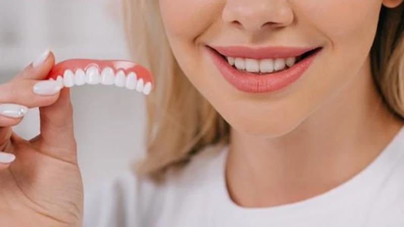 چرا انتخاب دندان مصنوعی در کرمانشاه تصمیم درستی است