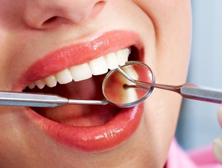 دندانپزشکی طرف قرارداد با بیمه تکمیلی در هرسین